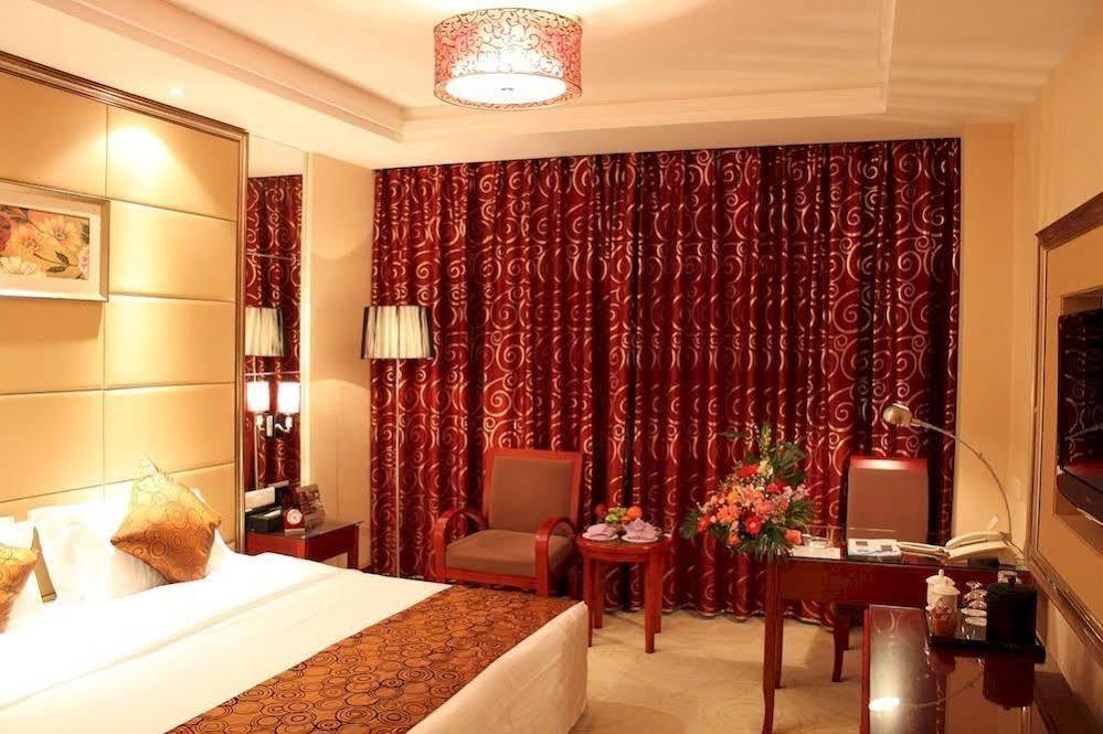 Picturesque Hotel Vuhszi Kültér fotó